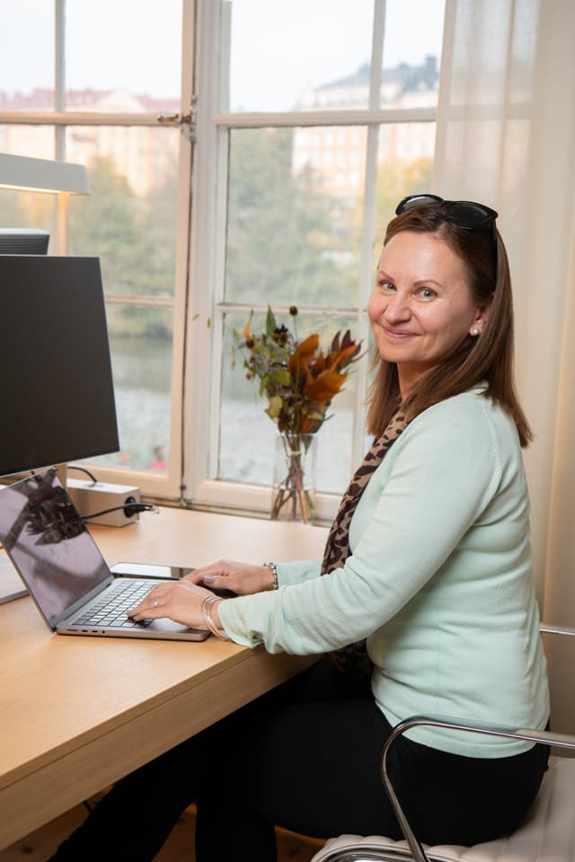 Why choose us left image